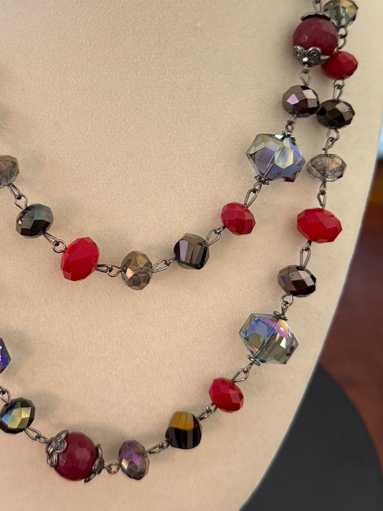 Chic AB Glass and Acrylic Beaded Necklace - Picture 4 of 9